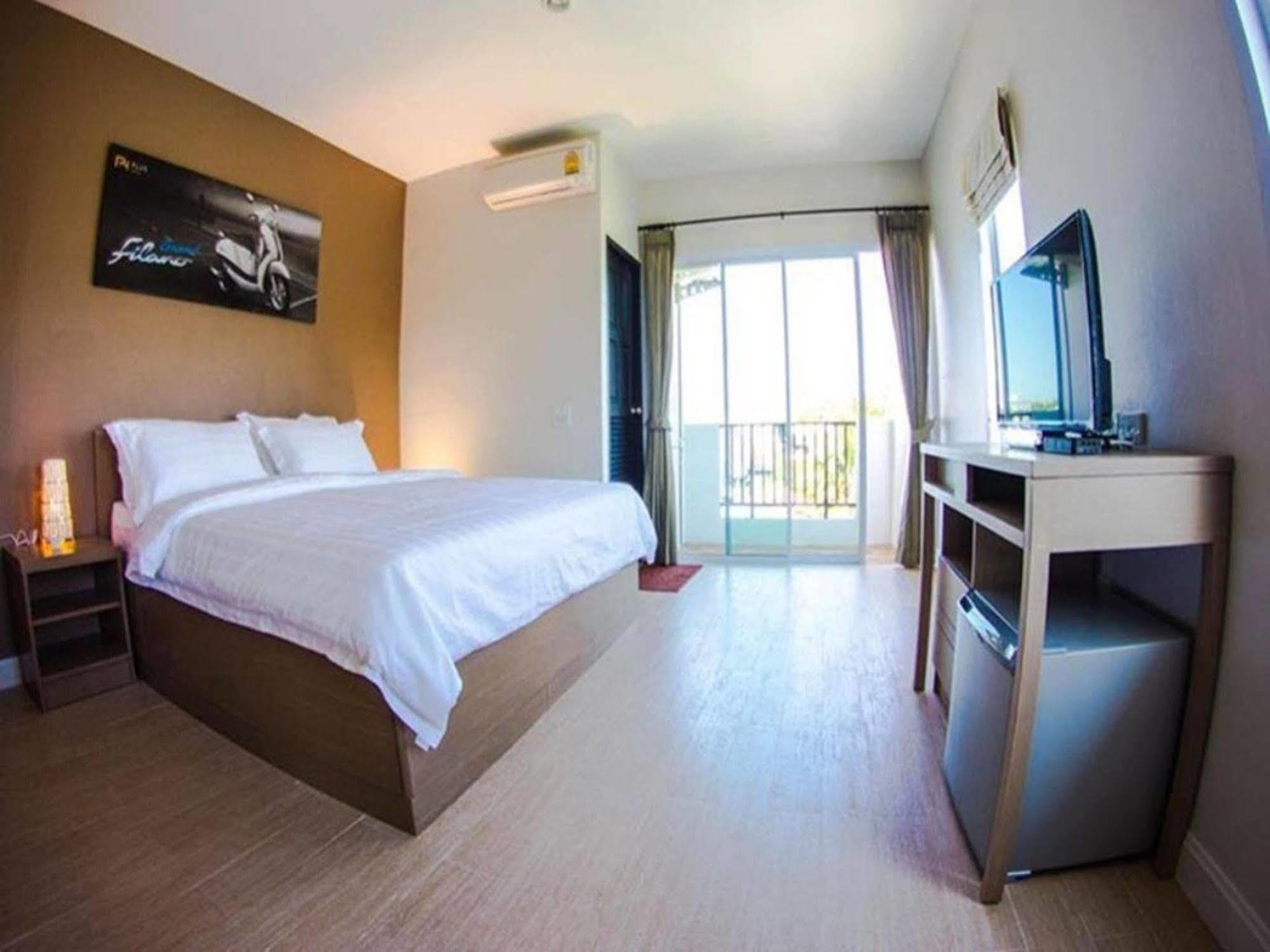 Plus Hotel Loei Exterior photo